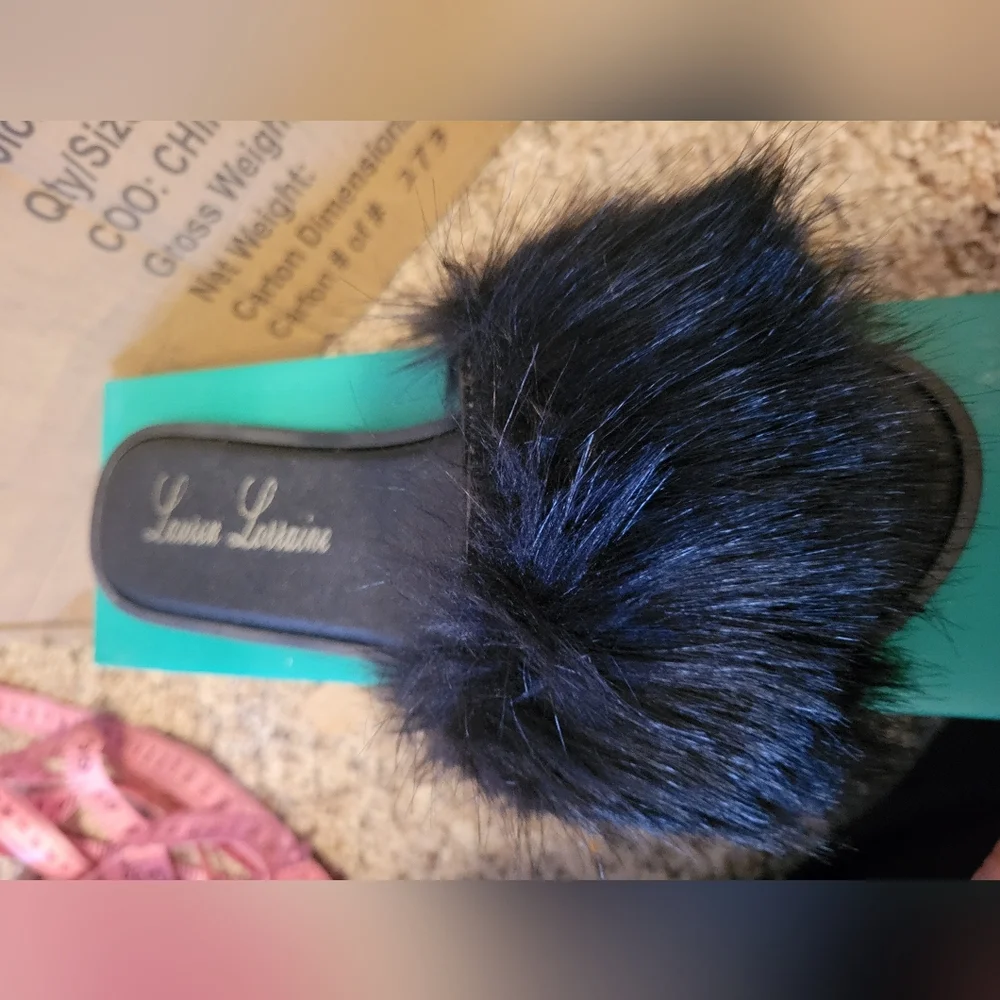 Lauren Lorraine NEW Fluffy Black‎ Slides Size Medium